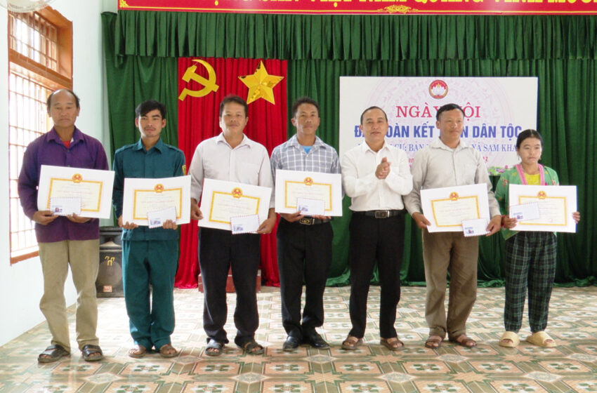  Bản Huổi Sang xã Sam Kha tổ chức Ngày Hội đại đoàn kết toàn dân tộc