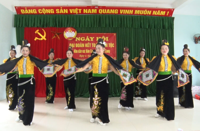  Ngày hội Đại đoàn kết toàn dân tộc Khu dân cư bản Cang xã Dồm Cang